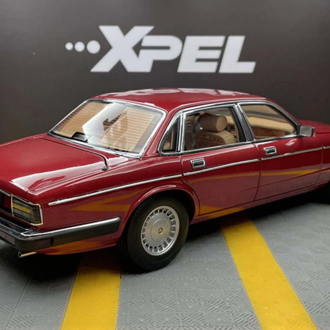 AR Almost Real似真 1/18捷豹Jaguar XJ6 XJ40合金静态汽车模型