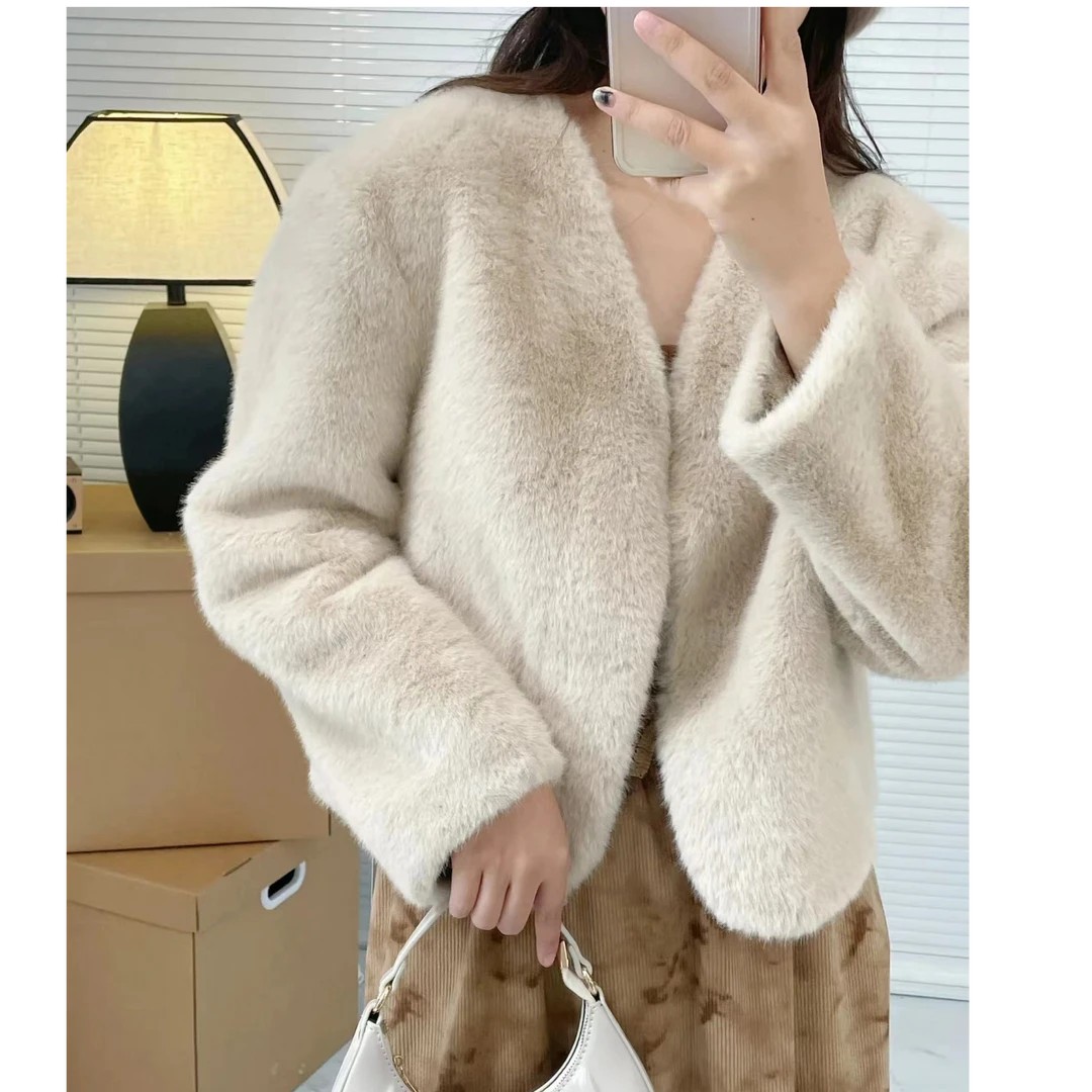 小香风皮毛一体外套女短款2025新款秋冬仿水貂毛绒小个子毛毛上衣