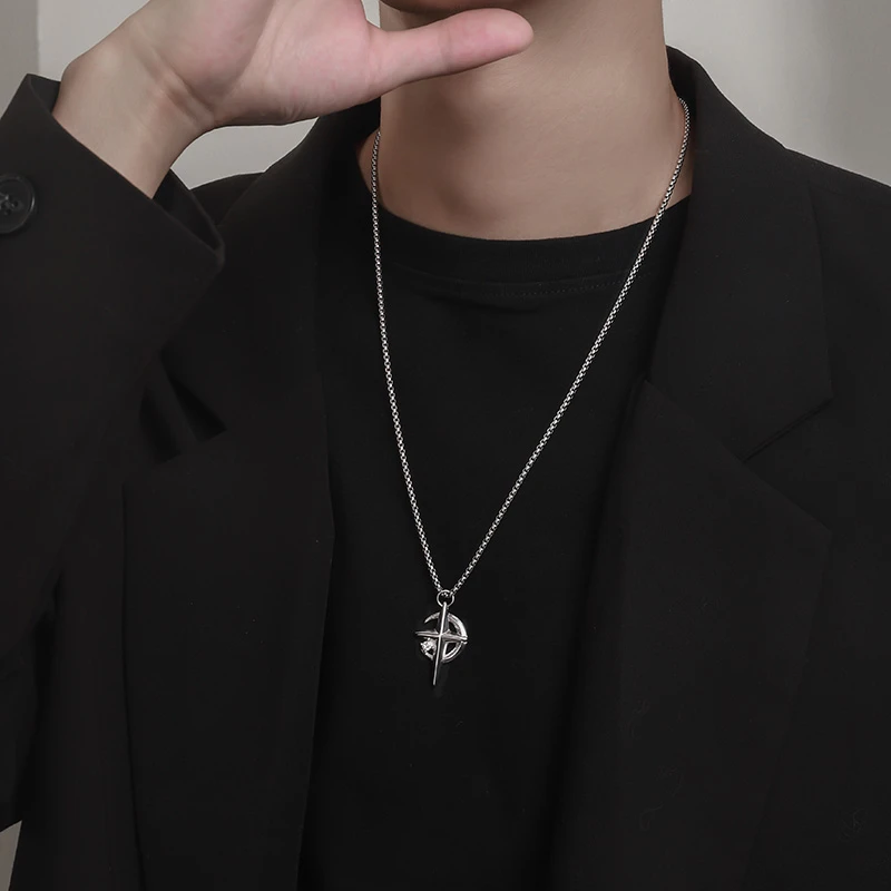 钛钢吊坠 男款潮流高级感小众配饰钛钢嘻哈男士毛衣链百搭锁骨链