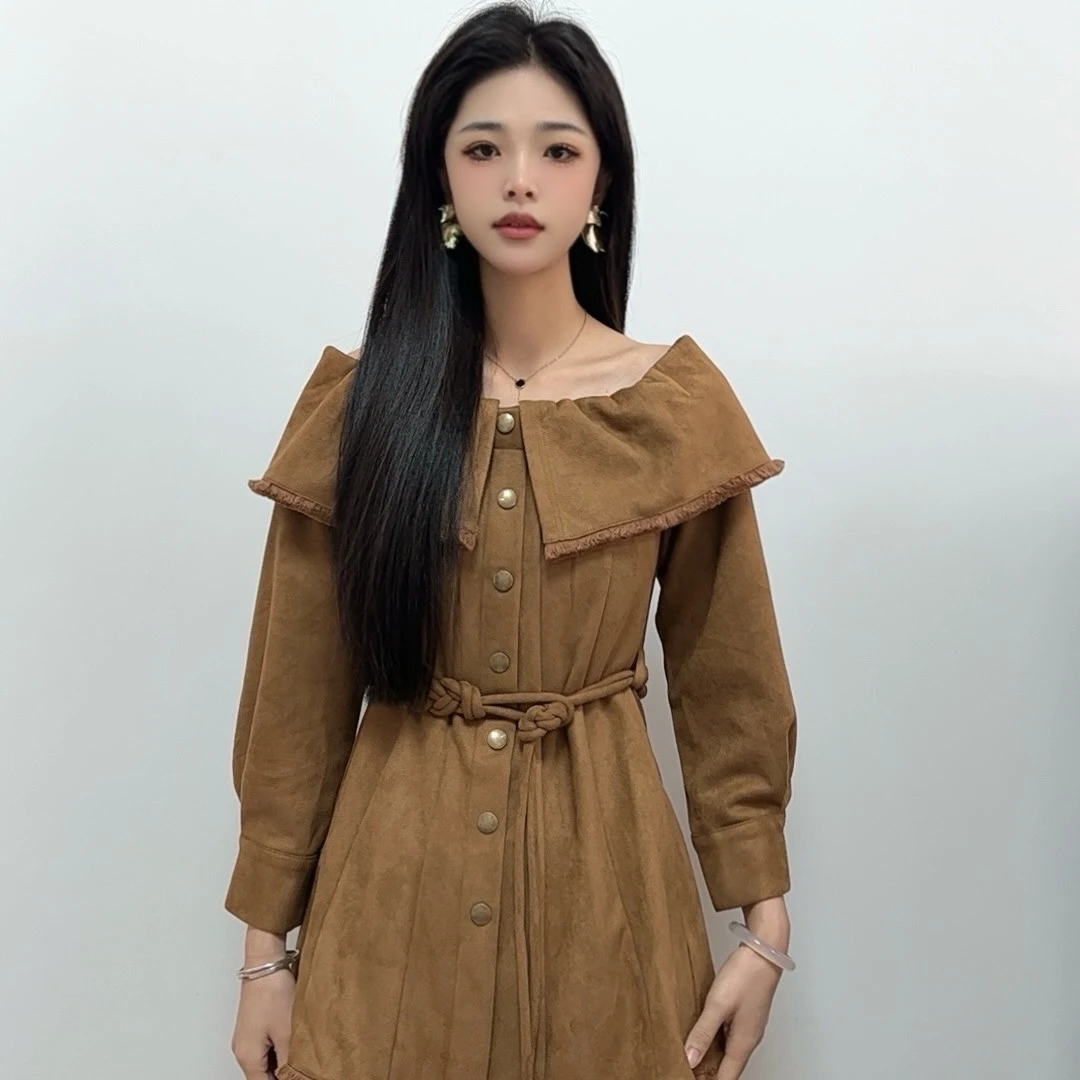 IEF/爱依服2025秋季新款时尚美德拉风一字领显瘦百搭磨砂皮中上衣