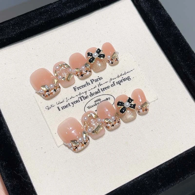 秋冬上新纯手工猫眼穿戴甲高级感精品小香风珍珠腮红美甲假指甲