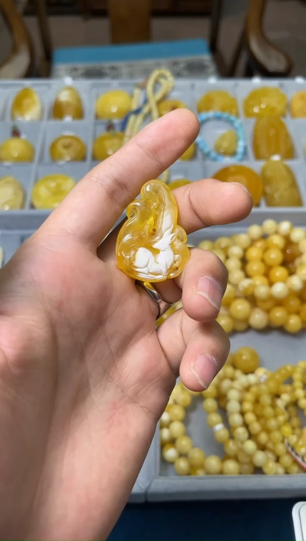 【闪购商品】琥珀裸石未镶嵌150016-蜜蜡凤九