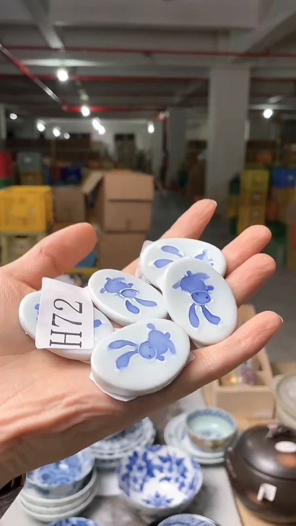 【闪购商品】陶瓷瓷片有田烧釉下彩手绘兔子筷子架5