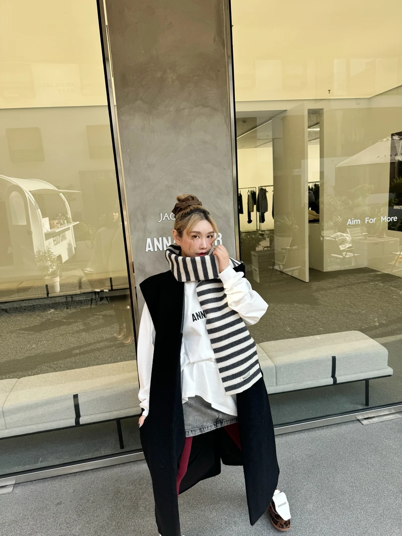 ANNAMOOER  ·  设计师品牌黑色V领显瘦长马甲 AM63J005