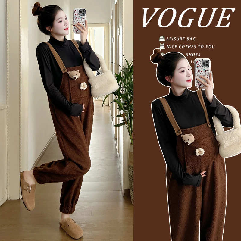 2025年秋冬毛绒背带裤+半高领打底T恤孕妇套装外穿宽松时尚
