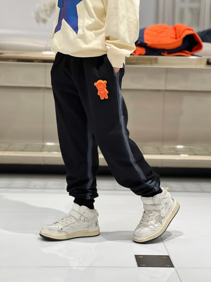 亿洋潮牌童装“百变小熊”儿童限量款春秋卫裤53393