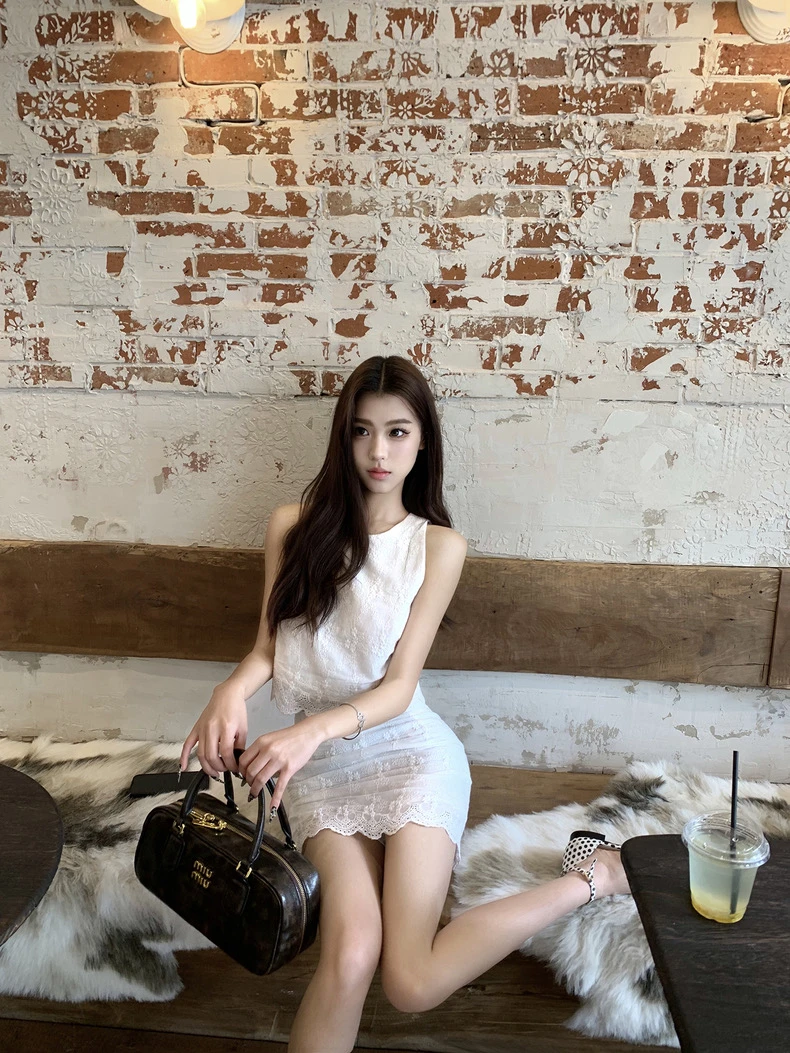 九亿~名媛千金风气质高级感蕾丝花边拼接无袖马甲/包臀短裙