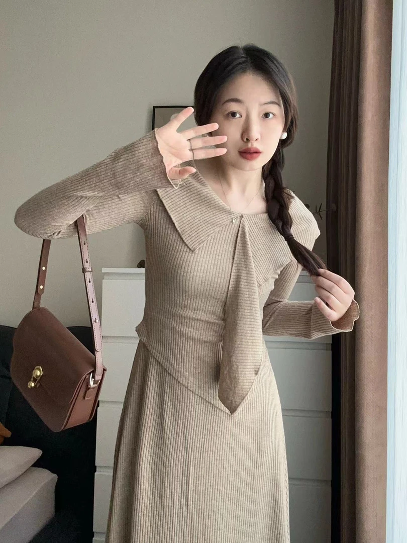 Something叁熏 秋季慵懒气质显瘦收腰黑色上衣+半裙套装305