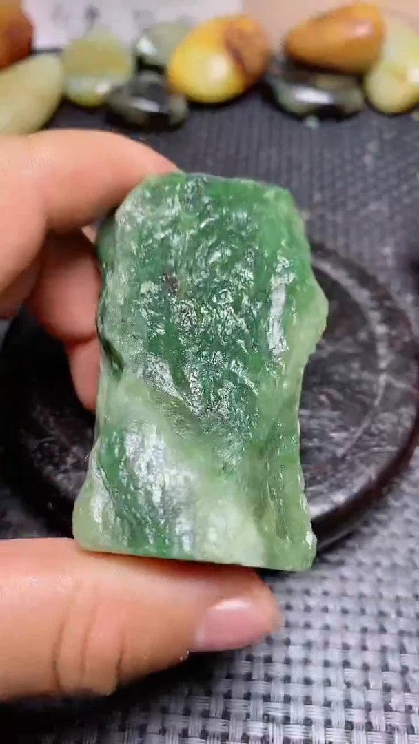 【闪购商品】和田玉88未镶嵌原始毛料有瑕疵