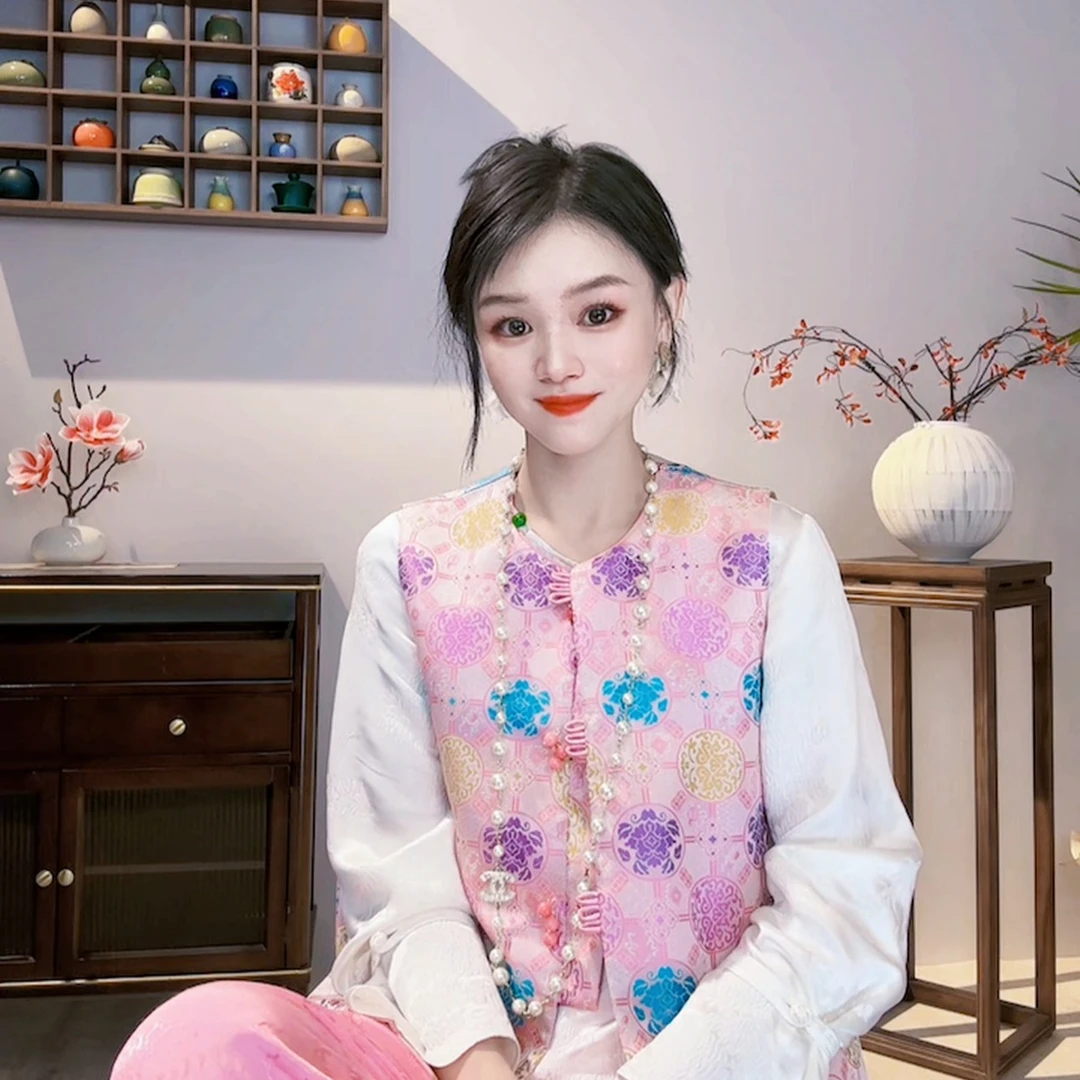 《深圳佐漫服饰》Y0828粉色佳人新中式国风提花玉石盘扣马甲