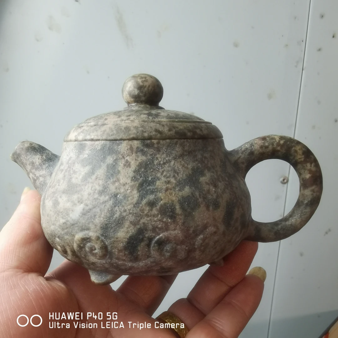 一款容量在200毫升的彩豹纹料《如意》壶，庄惠东老师专利作品