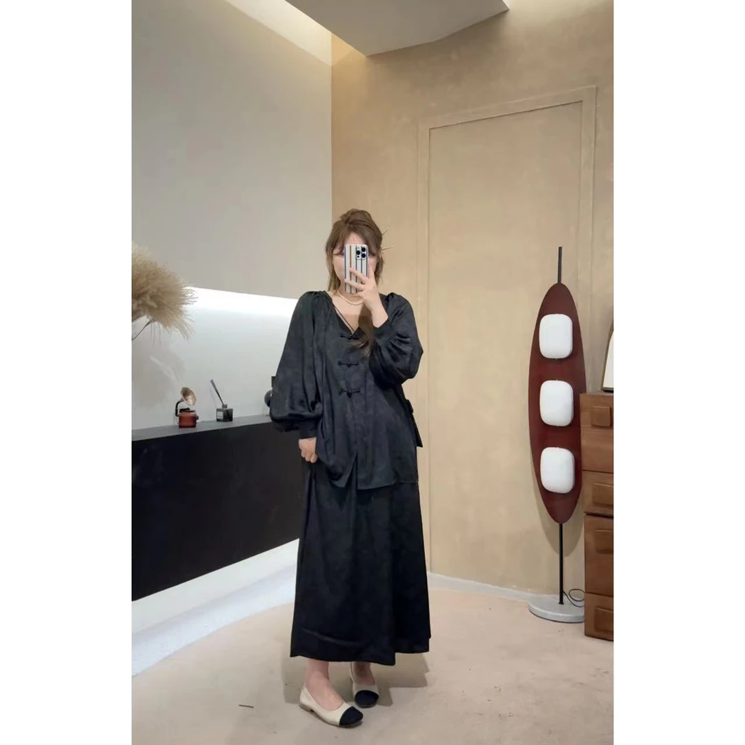 晶咕晶咕【兰亭集-上衣】新中式暗纹V领长袖上衣显瘦气质休闲时尚