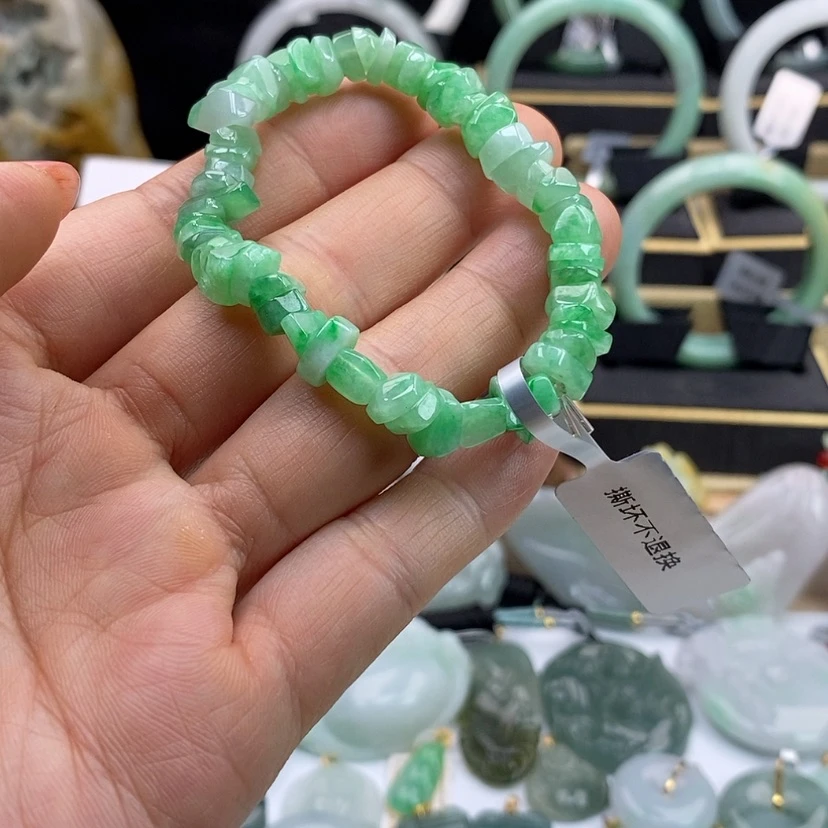 【闪购商品】翡翠颈饰未镶嵌
