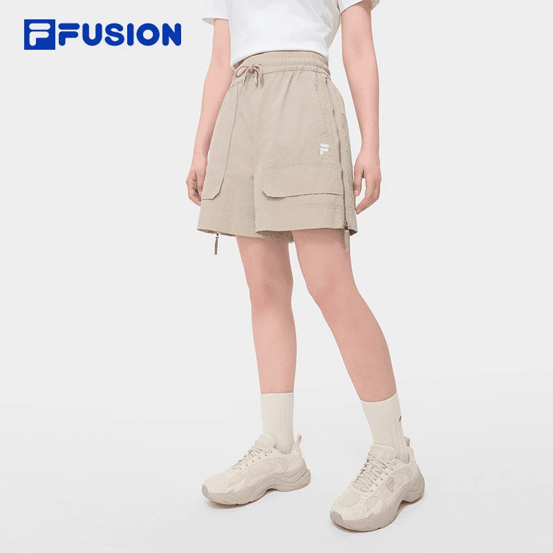 FILA FUSION时尚潮流休闲百搭宽松简约梭织短裤T11W435801F