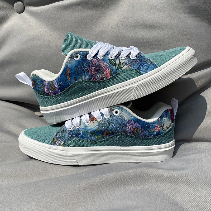 爆款绿色帆布鞋休闲情侣板鞋潮鞋学生新中式荷塘月色大码男鞋女鞋