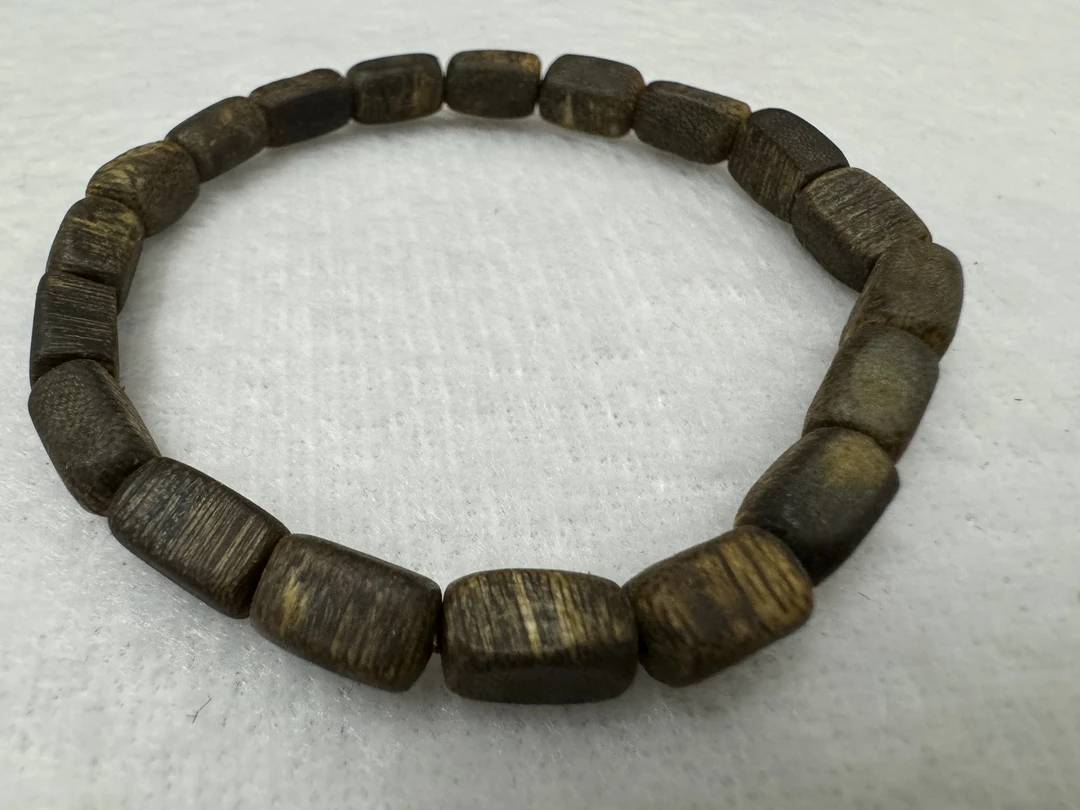 奇楠沉香 沉水小金条单圈