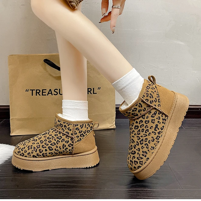 秋冬时尚豹纹雪地靴女2024年时尚新款冬季加绒加厚短筒保暖棉鞋女