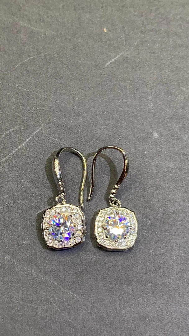 P九百五十 FL净度A00521耳饰