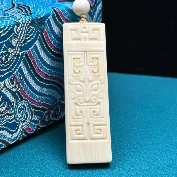 K7867天然猛犸牙 雕刻牌 19.5*64*6mm支持鉴定 假一罚四