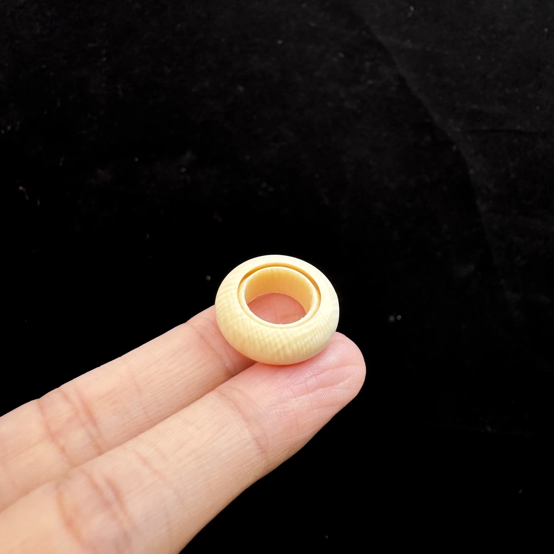 P4298-T168 天然猛犸牙双层鬼工跑环内径9mm一个