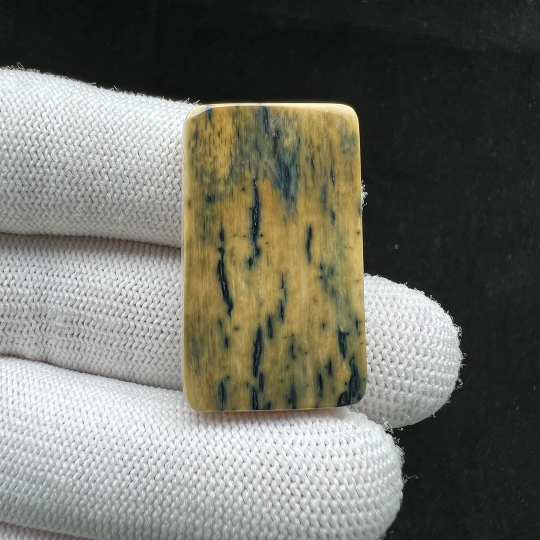 E1372天然猛犸牙 带皮无事牌 19*33*5.7mm支持鉴定 假一罚四