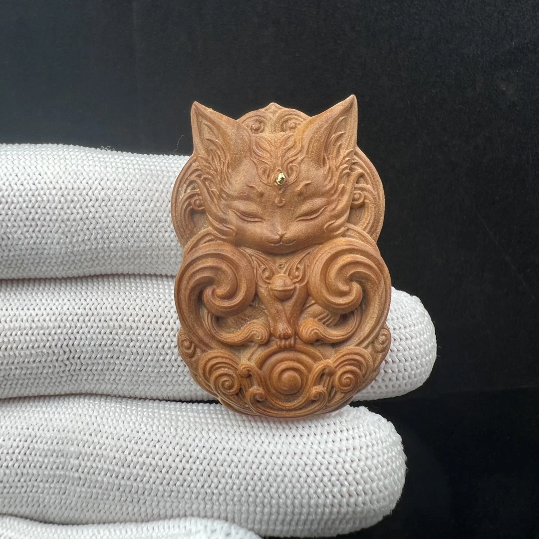 X5862天然印度迈索尔正区老山檀吊坠狐仙30*43*8mm天然保真