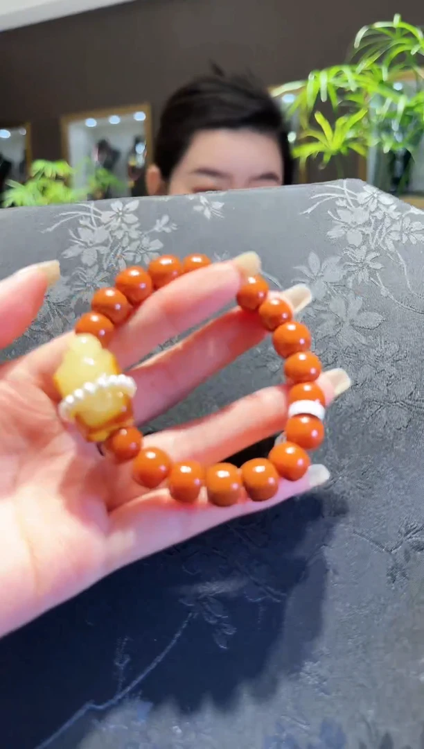 【闪购商品】南红玛瑙手串未镶嵌南红蜜蜡小熊手串
