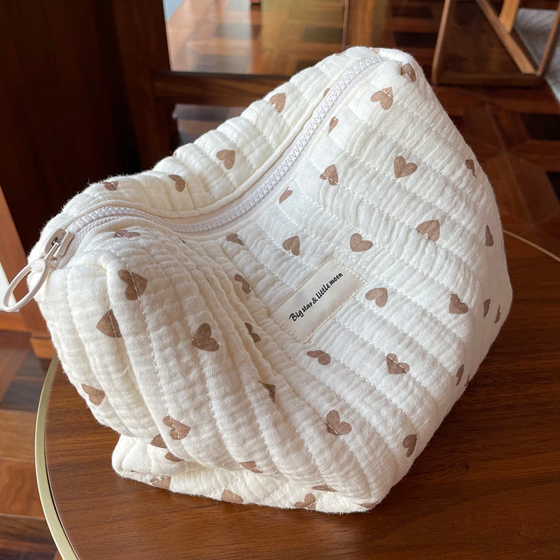 美摘爱心小熊樱桃图案大容量化妆包少女心多功能护肤品大号收纳袋