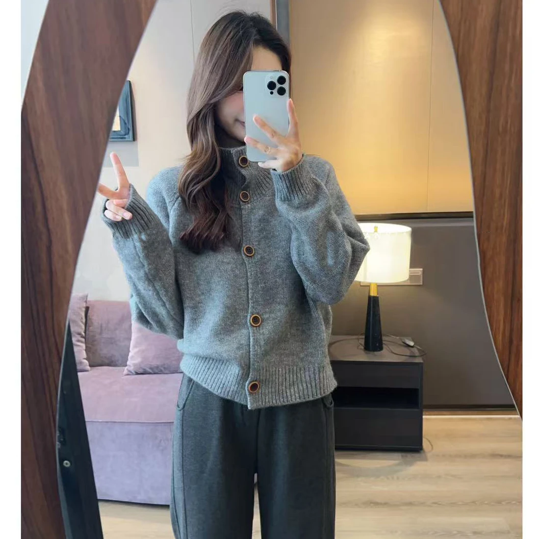 2025秋冬季新款韩系复古立领单排纽扣毛衣女款小个子短款针织开衫