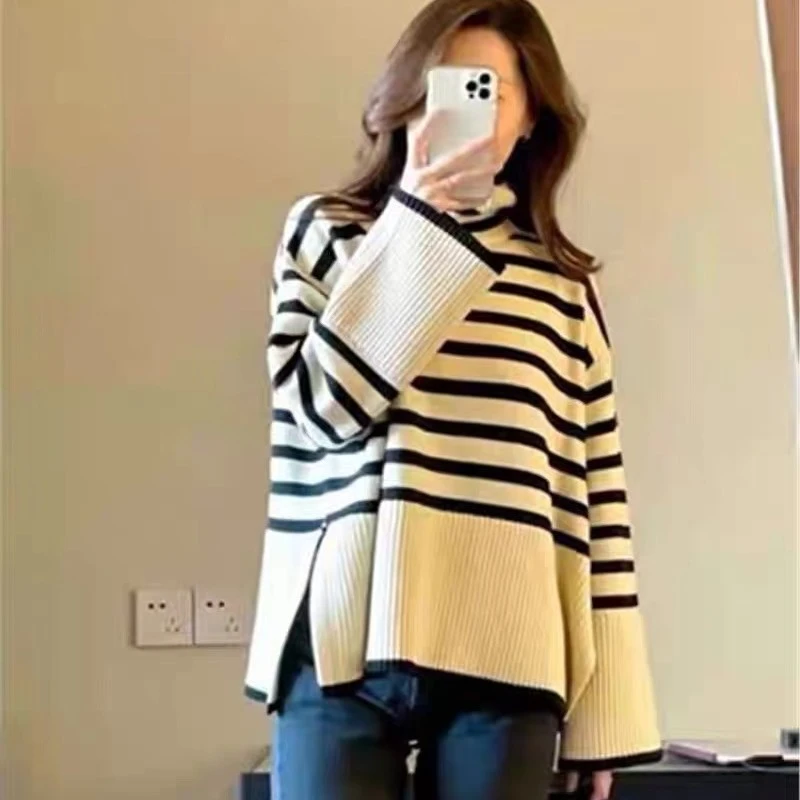 【Double】新款时尚条纹开叉高领宽松显瘦孕妇针织衫百搭休闲设计感