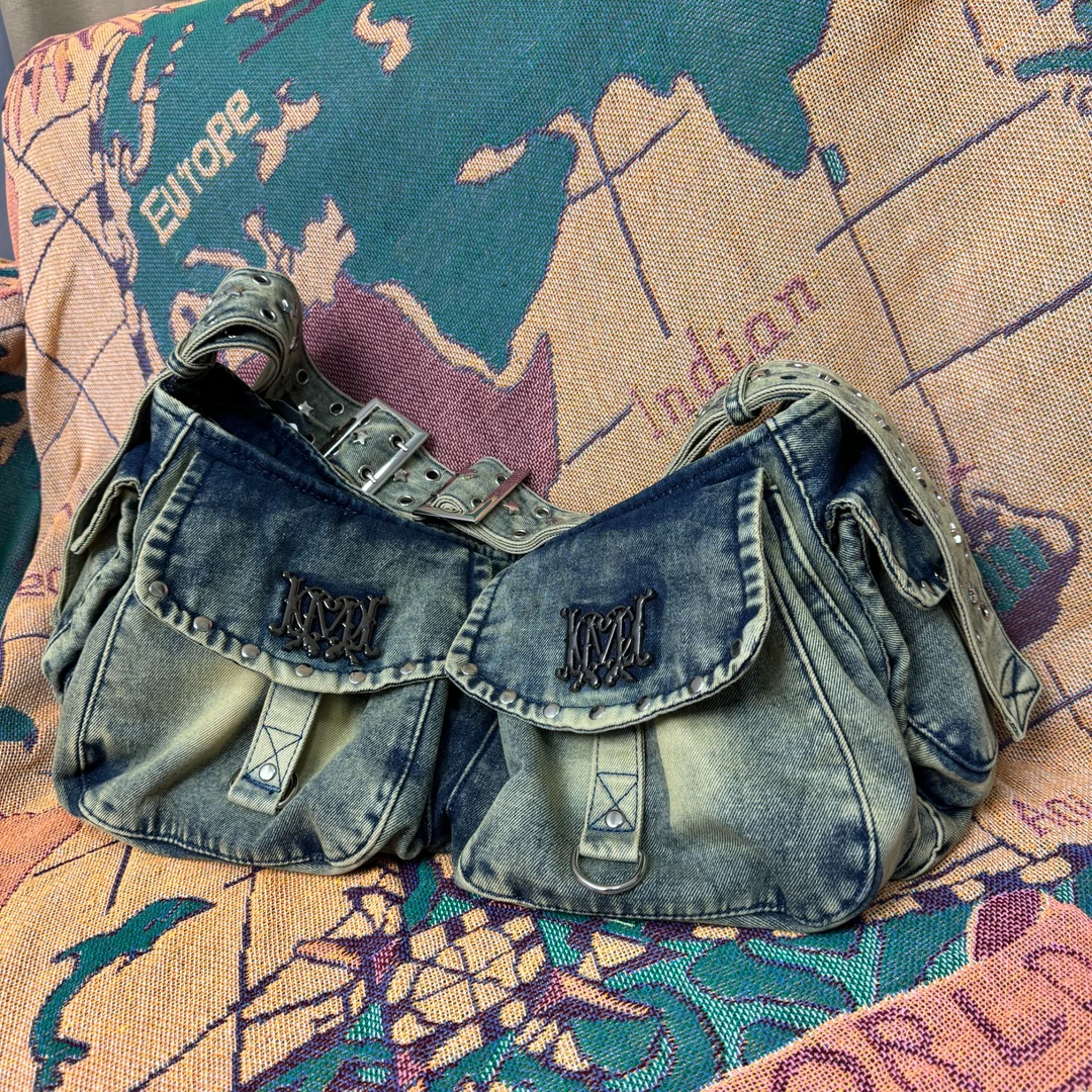 休闲松弛感大容量斜挎包2024新款高级感单肩水洗牛仔铆钉托特包女