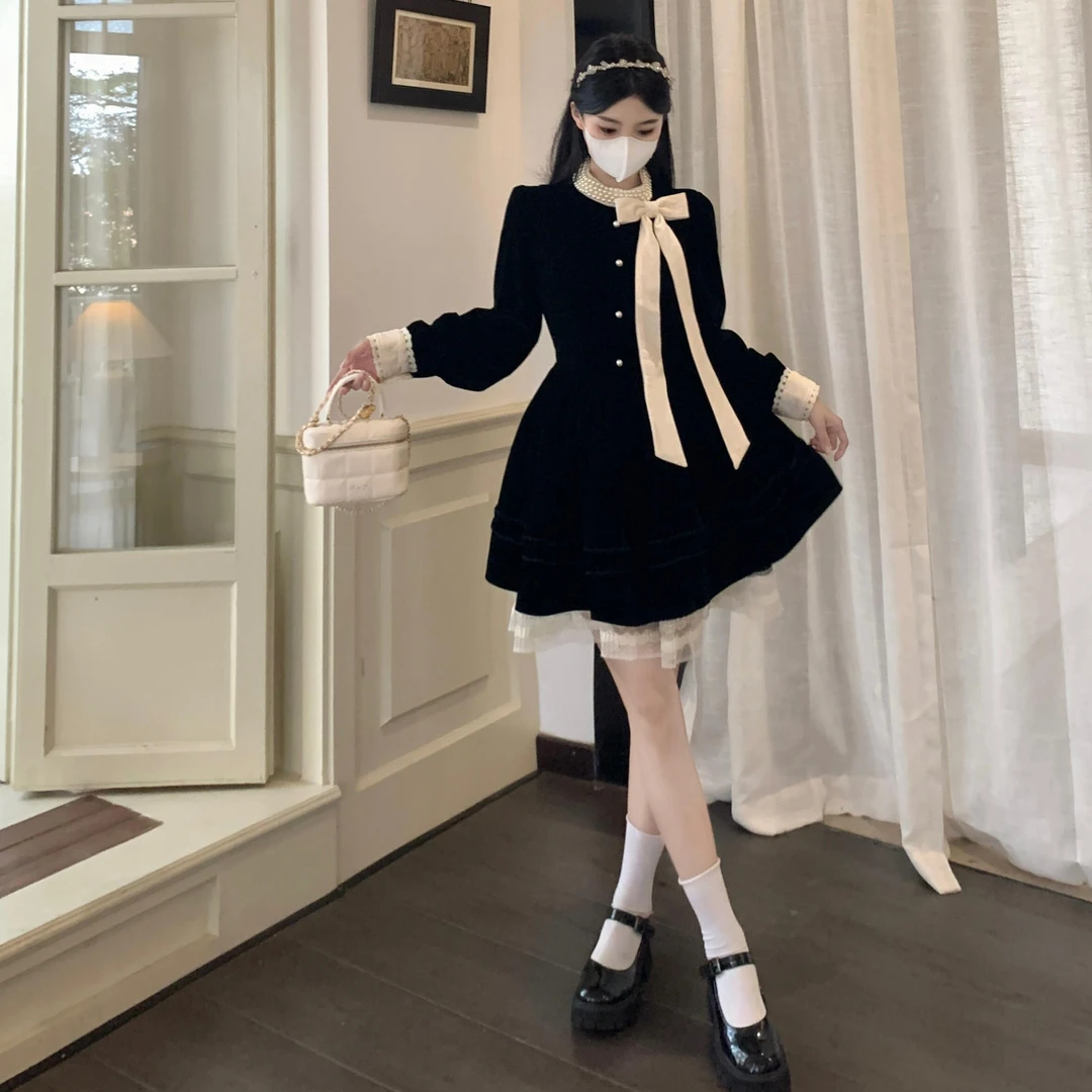 2024胖妹妹芙莉娅祈愿 赫本风丝绒高级感小香风连衣裙