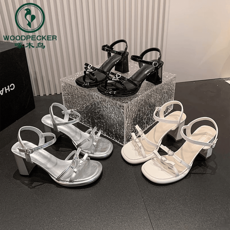 啄木鸟银色水钻蝴蝶结粗跟露趾增高凉鞋女2024夏季新款凉拖高跟鞋