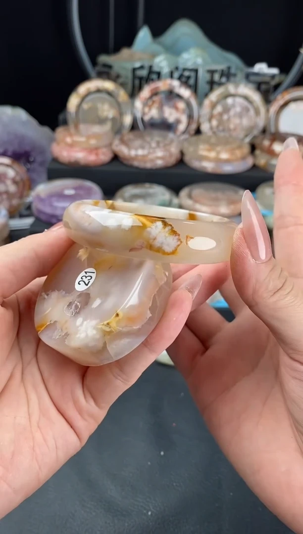 【闪购商品】玛瑙/玉髓手镯(圆镯)未镶嵌56.9