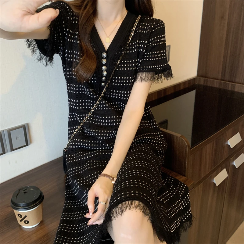 大码微胖MM气质V领短袖流苏显瘦连衣裙女夏季新款设计感百搭裙子