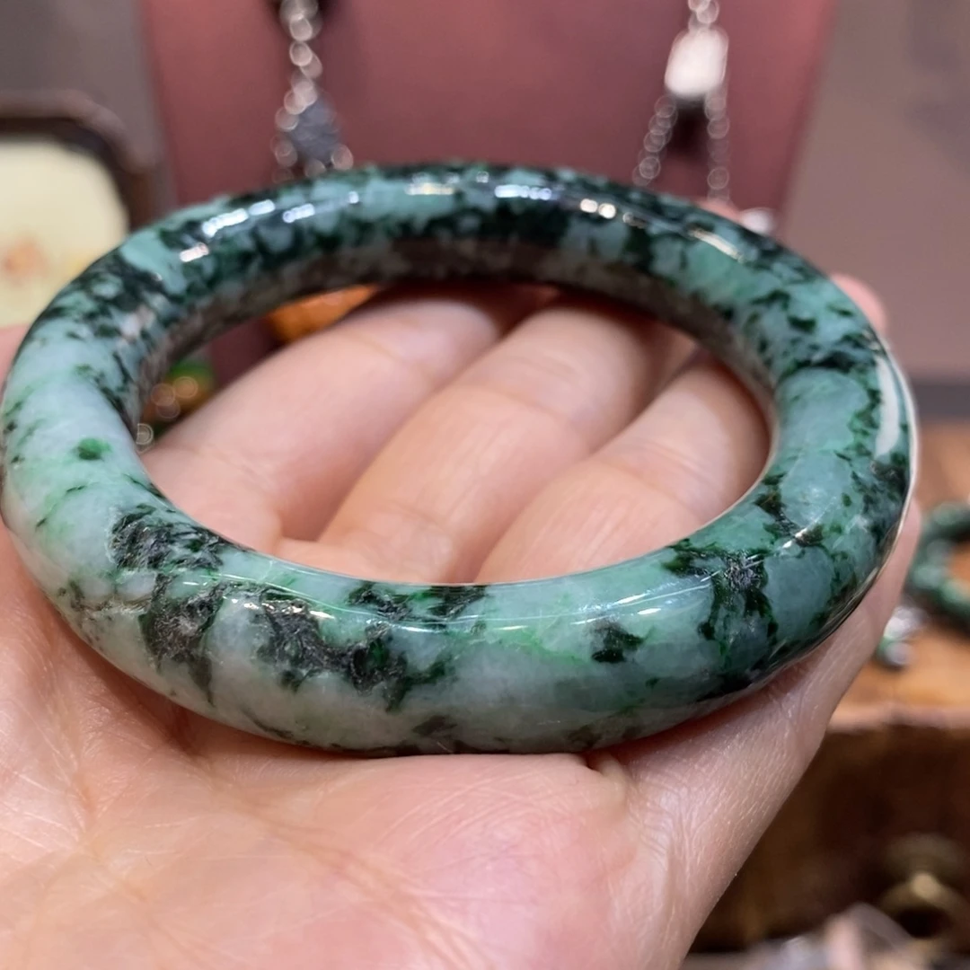 翡翠吊坠(赠链)未镶嵌