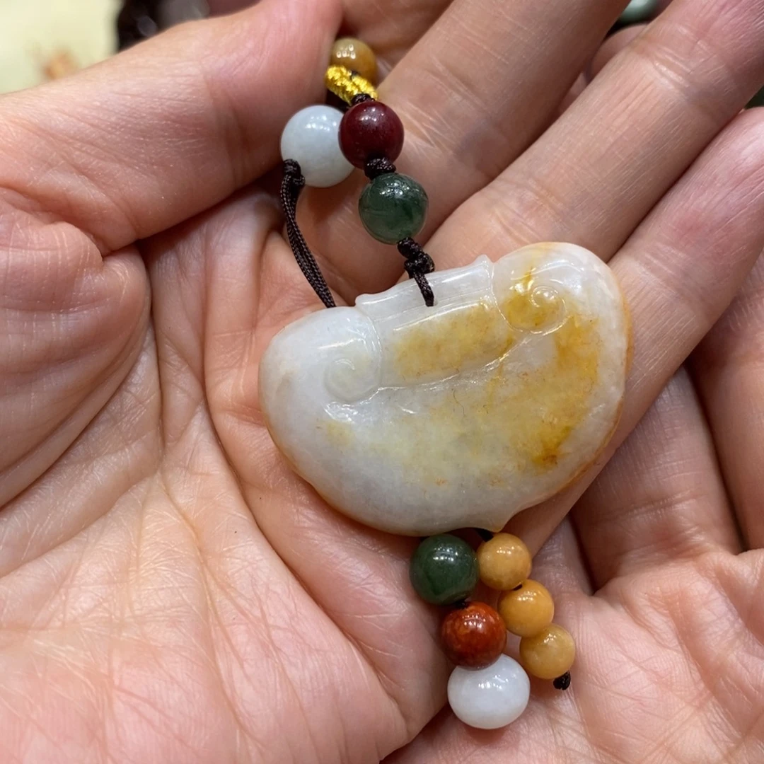 翡翠吊坠(赠链)未镶嵌