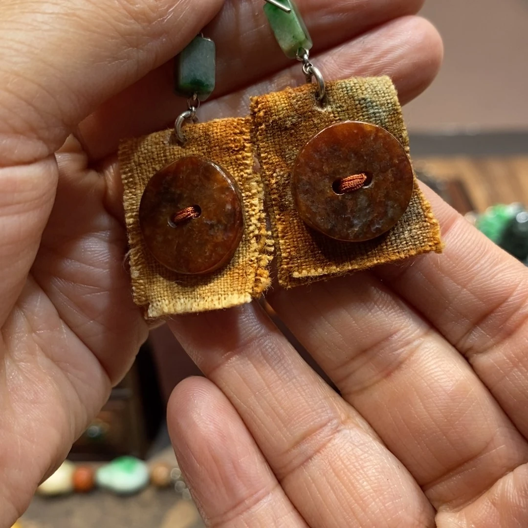 翡翠吊坠(赠链)未镶嵌