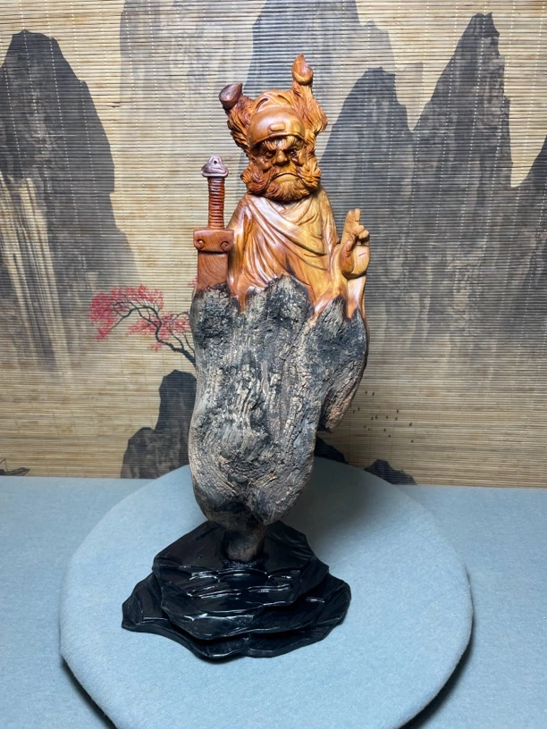 名称：天师钟馗 材质：太行崖柏 尺寸：长20宽16高43cm    摆件