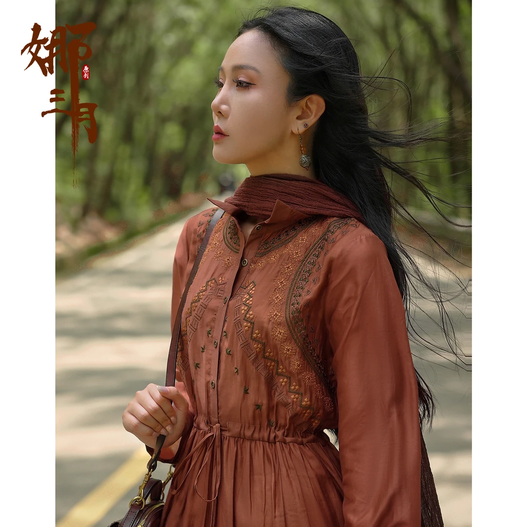 娜三月【暮秋晚风】小青复古刺绣女神长裙升级版32436气质显瘦XP