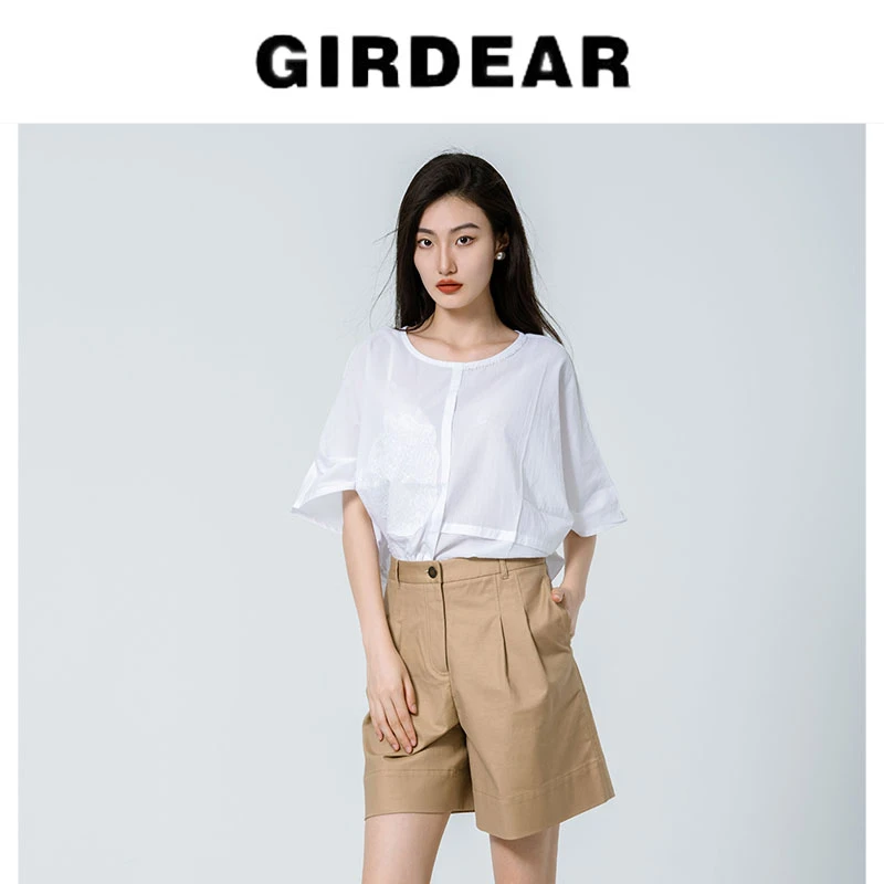 GIRDEAR/哥弟夏季新款法式圆领简约舒适短袖T恤白色上衣女1300736