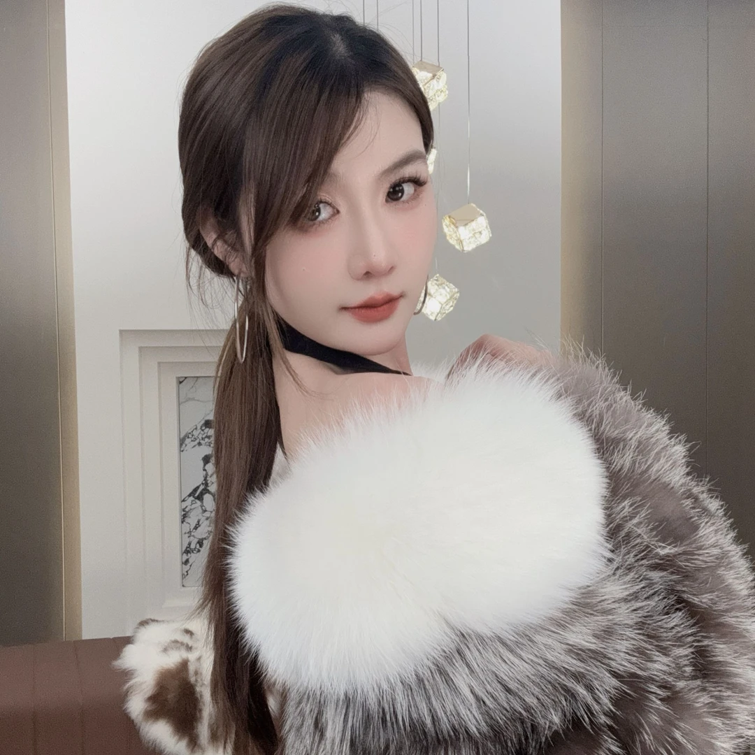 芊芝菲冬季C位千金新款时尚狐狸毛2024新款外套