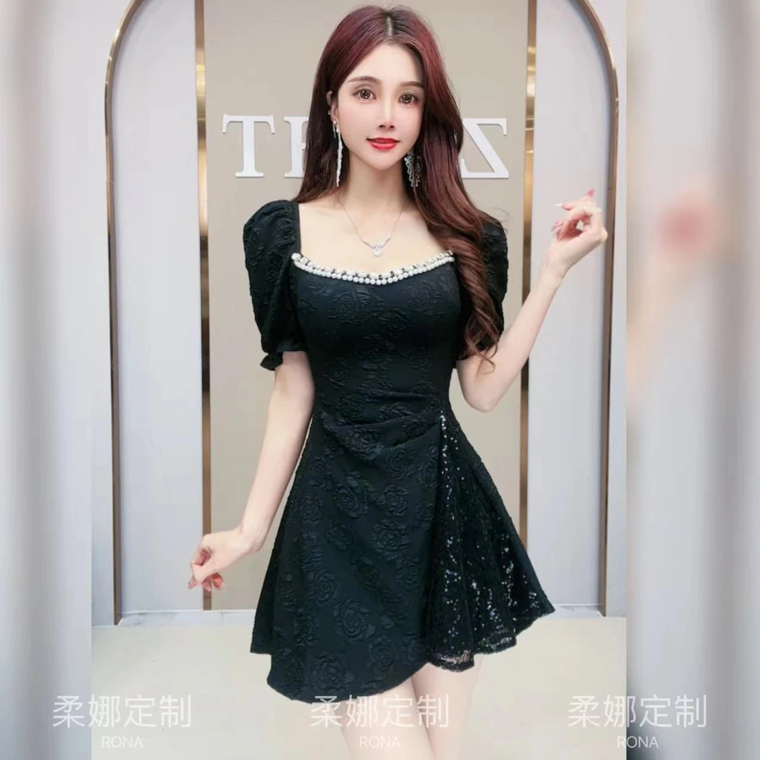 柔娜定制  时尚简约设计感钉珠泡泡袖方领小个子连衣裙9504