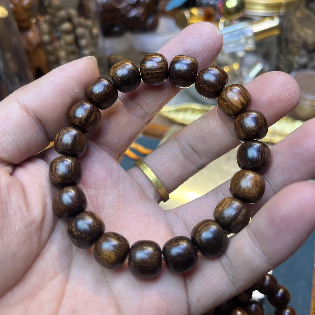 贡木血月老型珠11mm手串