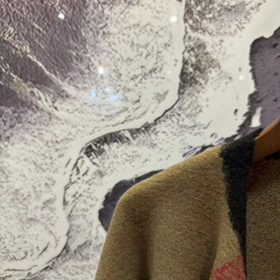 「漫漫月河」格纹披肩外套