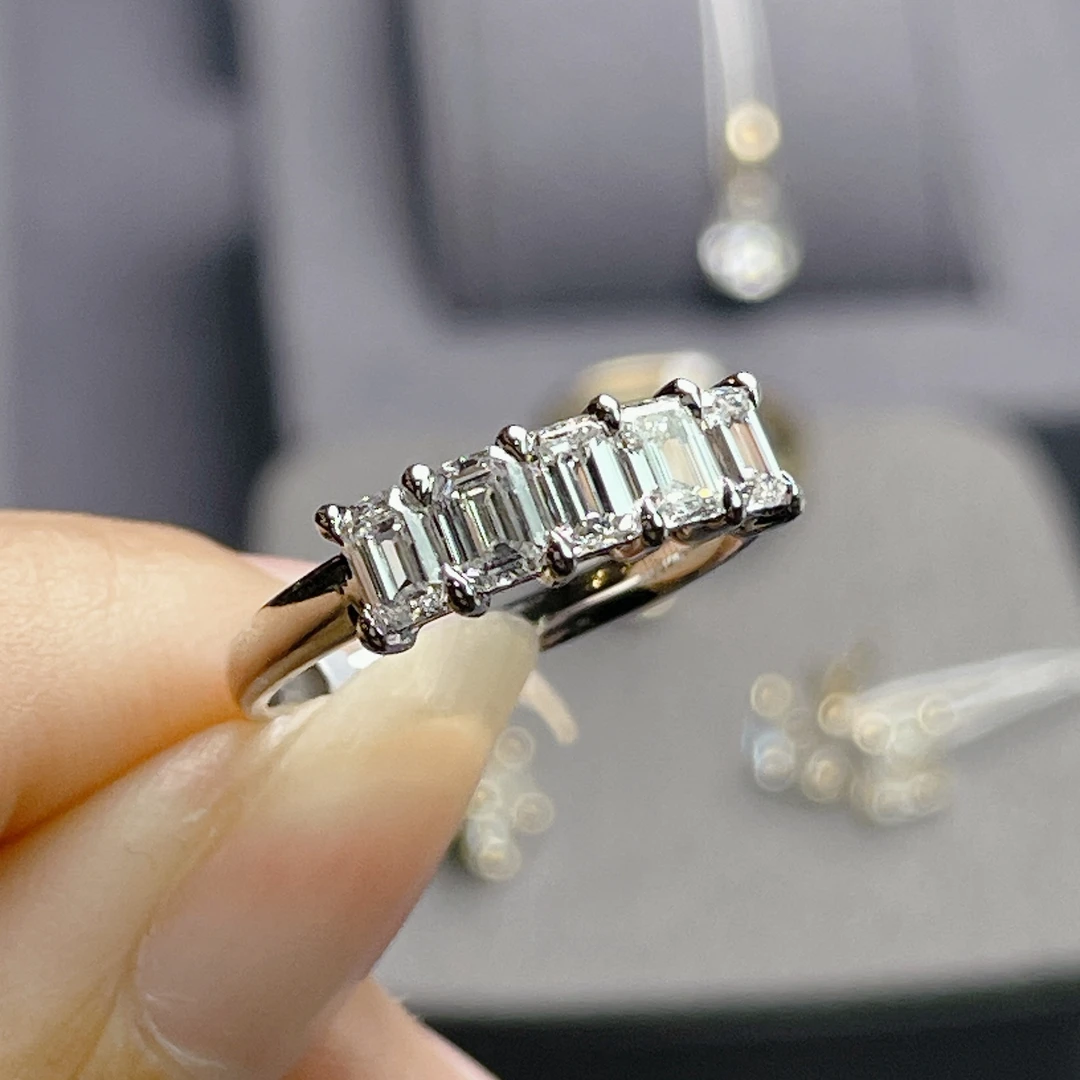 实验室培育钻石18K金镶嵌1克拉祖母切排戒气质白色轻奢百搭小众