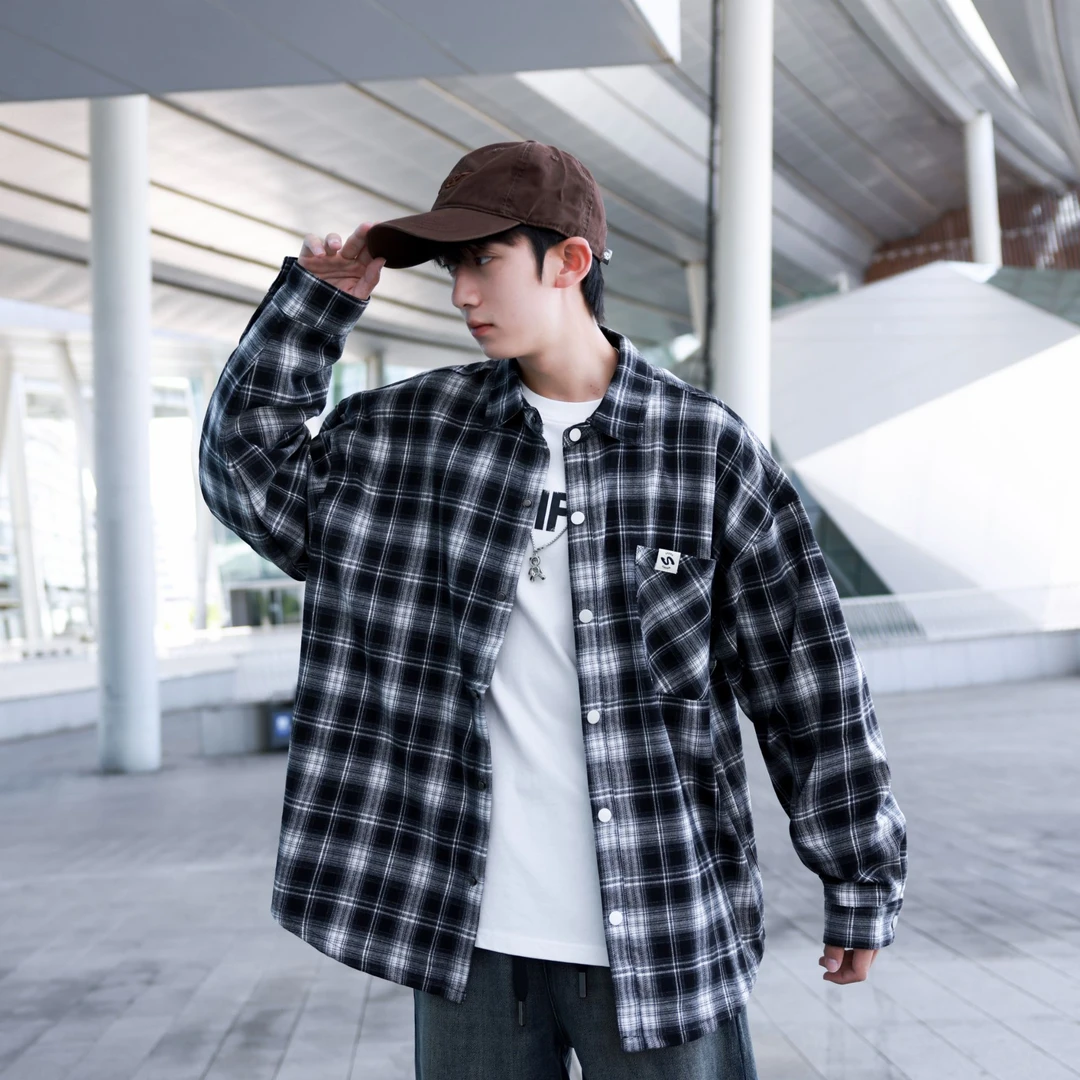 青少年秋季百搭潮流宽松经典黑白格子衬衫