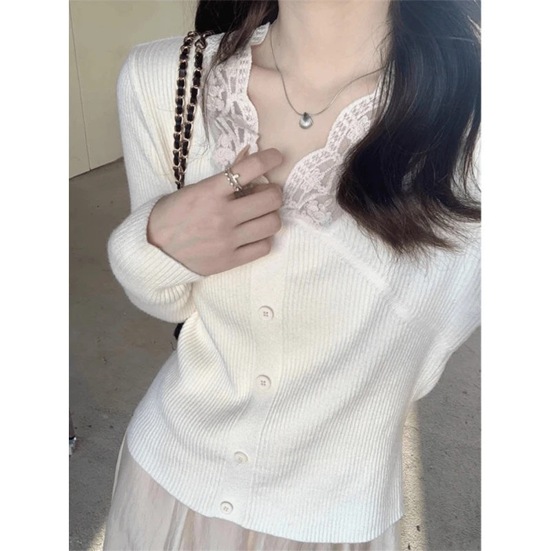 春秋法式白色蕾丝拼接长袖针织衫秋冬2024新款修身V领打底衫上衣
