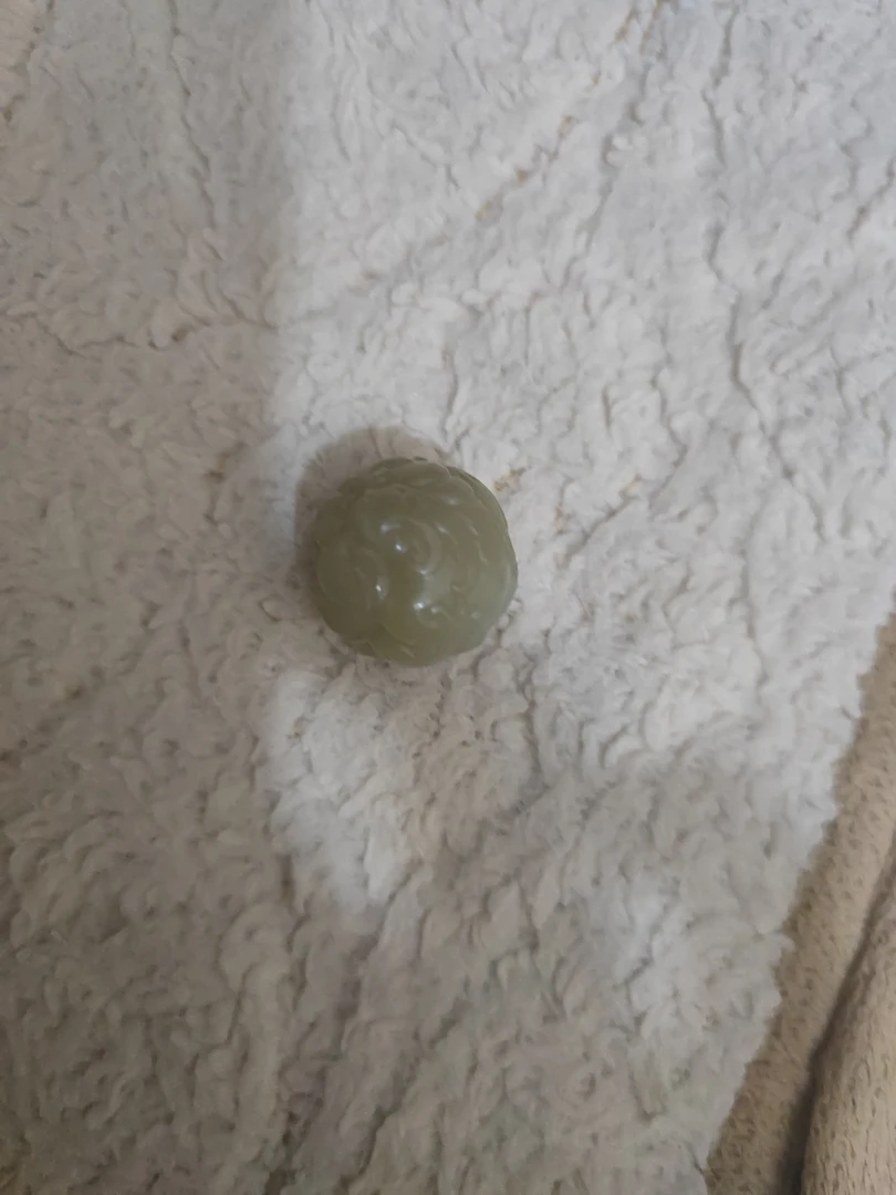 和田玉狮子圆球珠