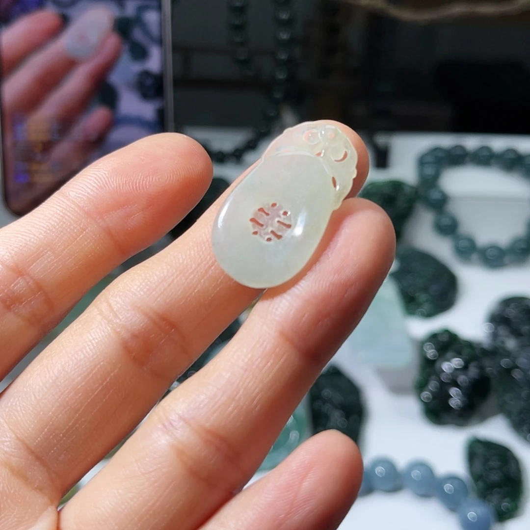 【闪购商品】翡翠颈饰未镶嵌
